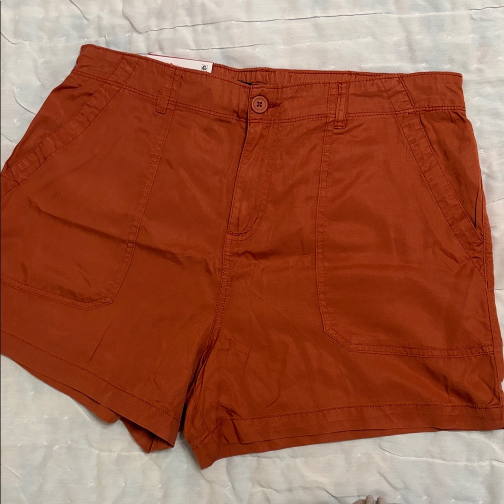 NWT Sanctuary Terracotta Lightweight 100% Tencel Mid Rise Shorts Women’s XL